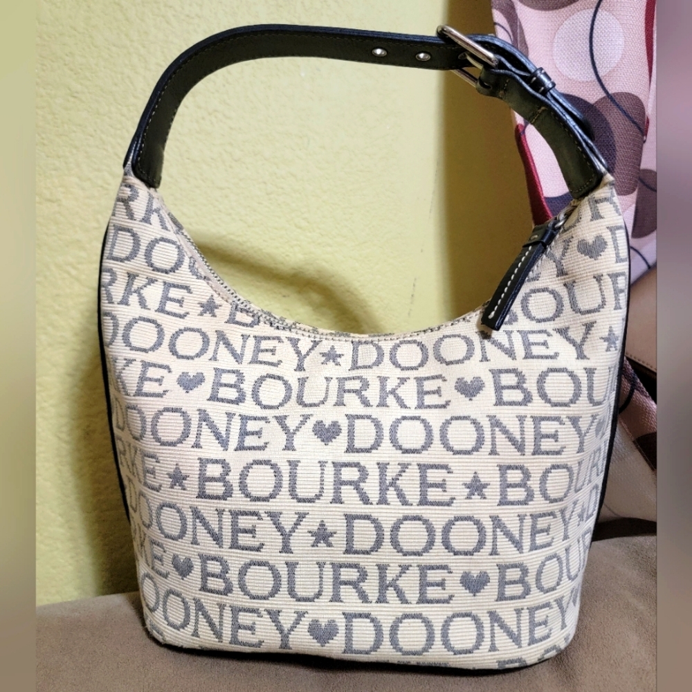 👜 Vintage Dooney & Bourke purse bag 👜